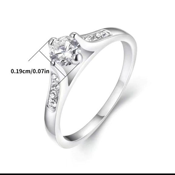 Gleaming Silver plated Zircon Ring - Picture 2 of 5